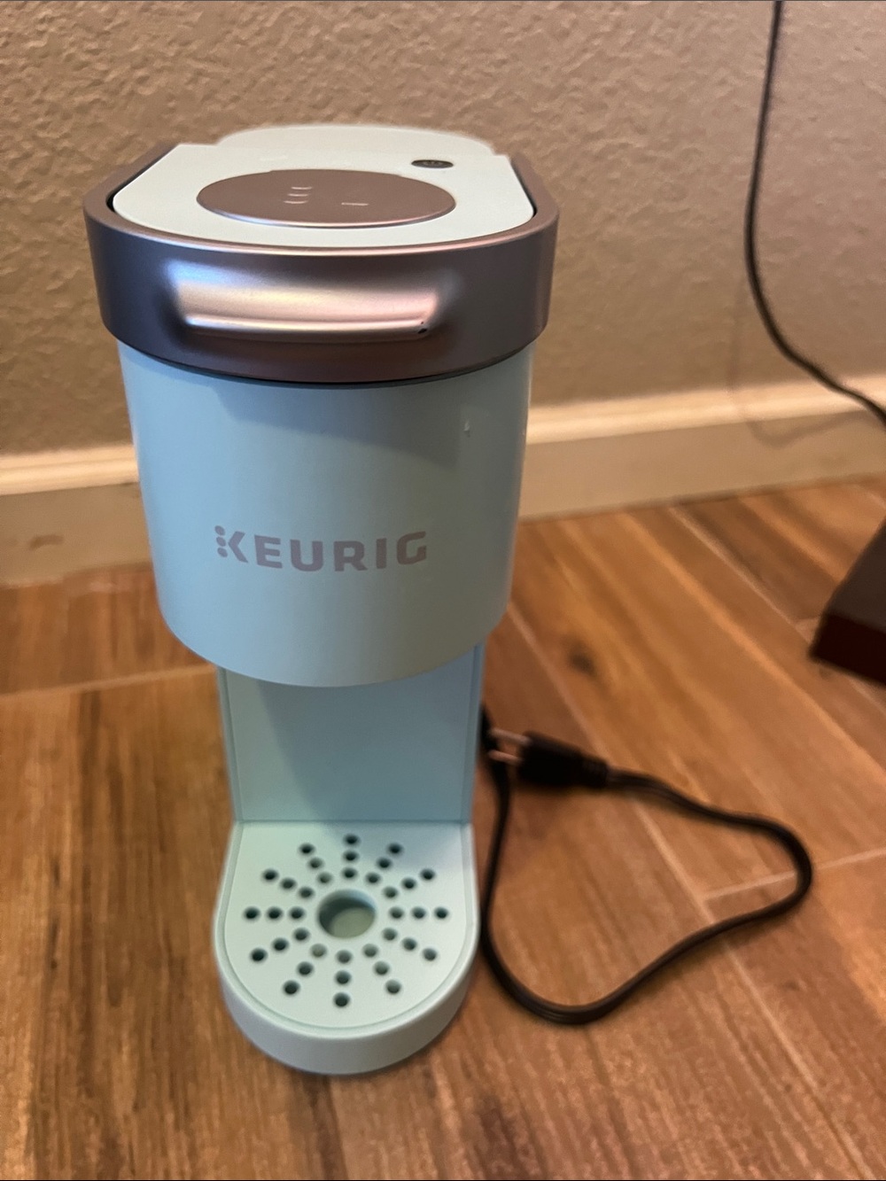 Keurig Compact Single-Serve Coffee Maker - Mint Blue k-mini clean
